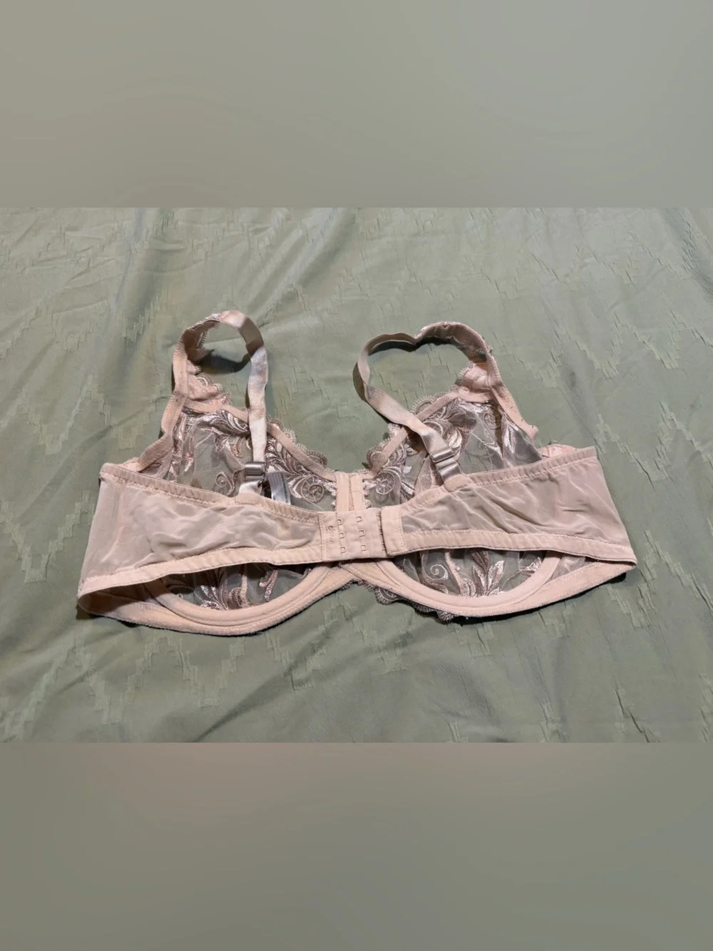 Soma sheer lace bra with floral embroidery, size 40D